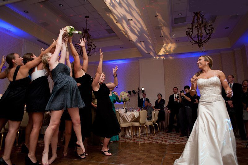 THROWING BOUQUET 7