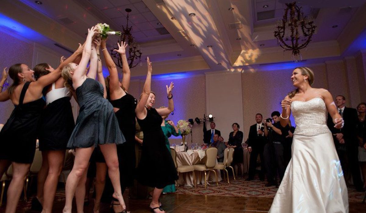 throwing bouquet